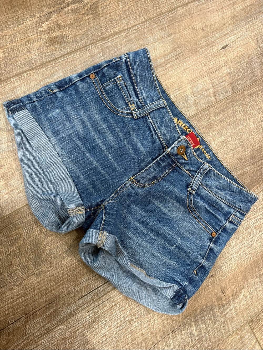 Rolled-Hem Women's Denim Shorts - Blue